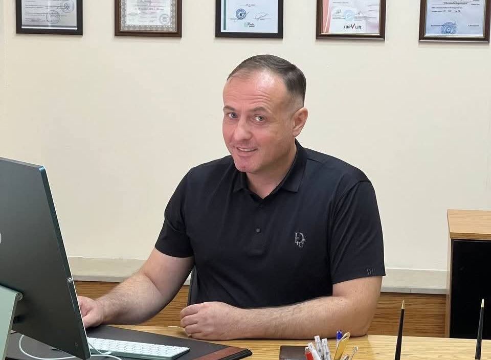 Tanınmış plastik cərrah  vəfat etdi