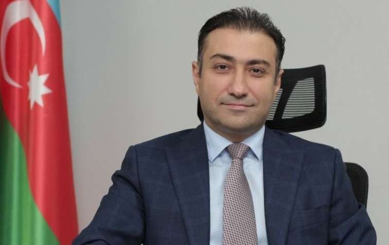Anar Bayramov daha bir xəstəxana direktorunu yola salır -  FOTO