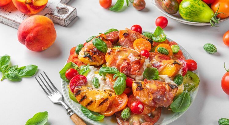 Yay salatlarına əlavə edilən bu sous qaraciyərə zərər verə bilər 