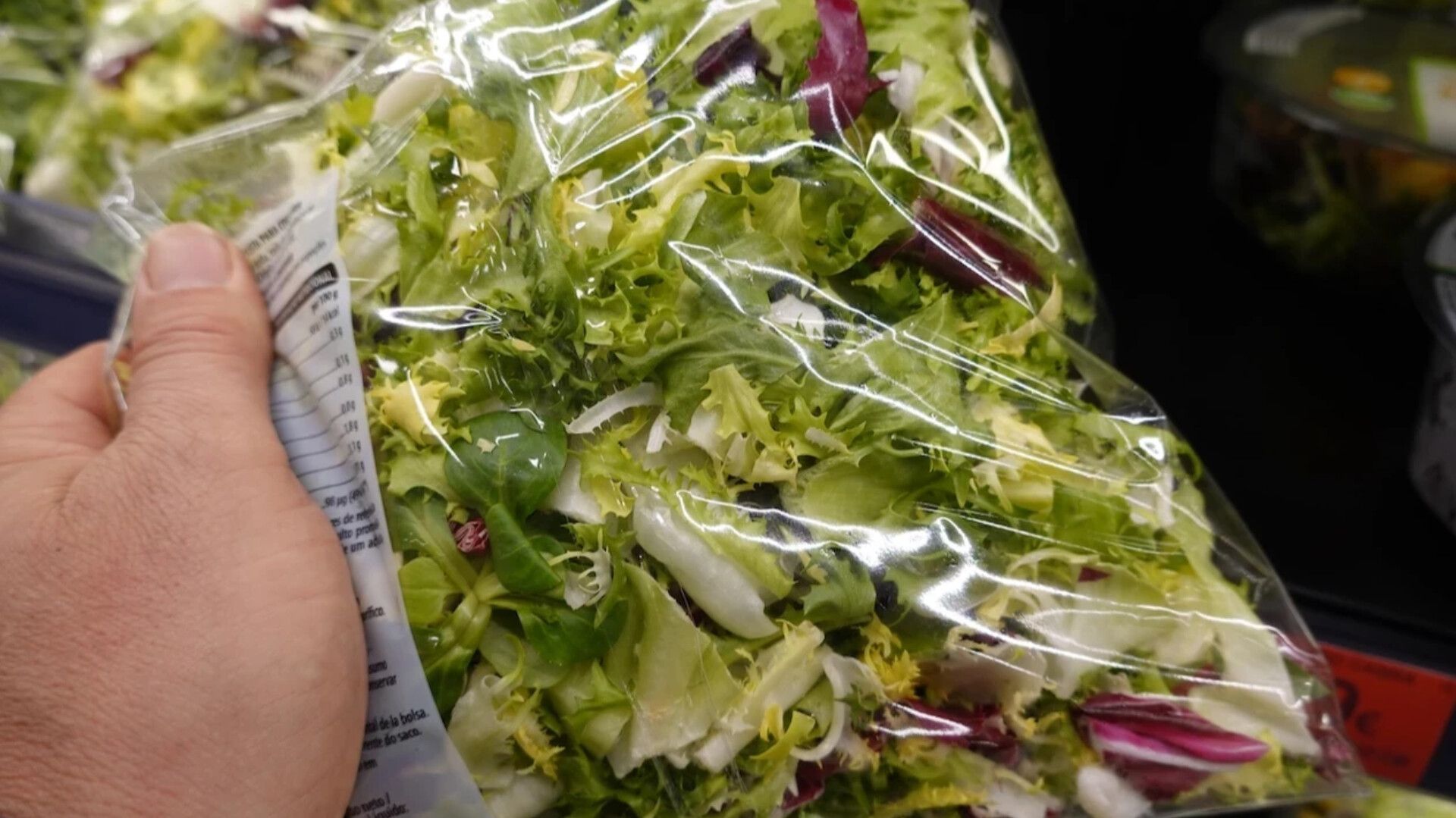 Qablaşdırılmış salatlarla bağlı xəbərdarlıq:  Almayın!