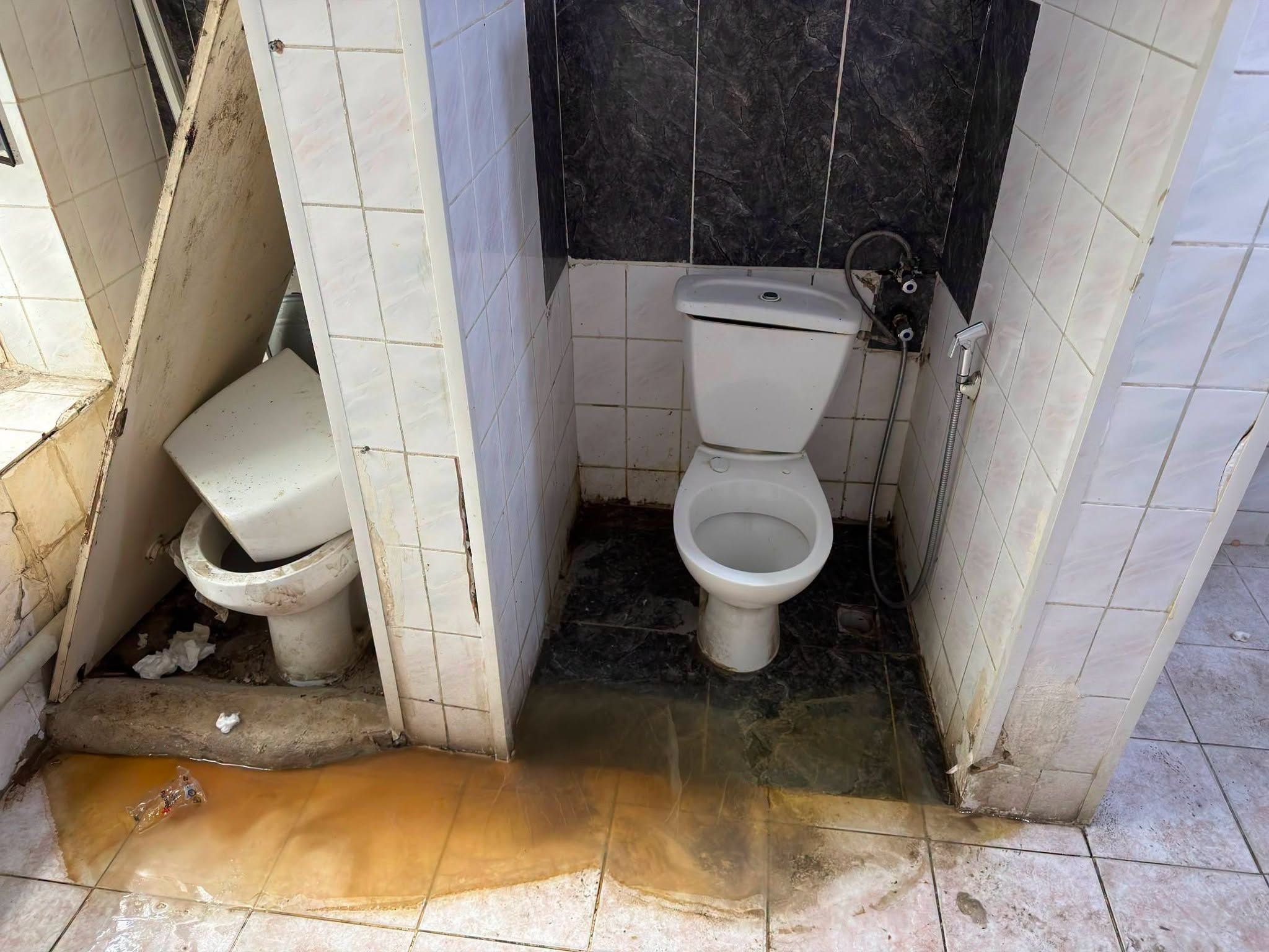 Bakıda uşaq xəstəxanasında biabırçı mənzərə -  FOTO