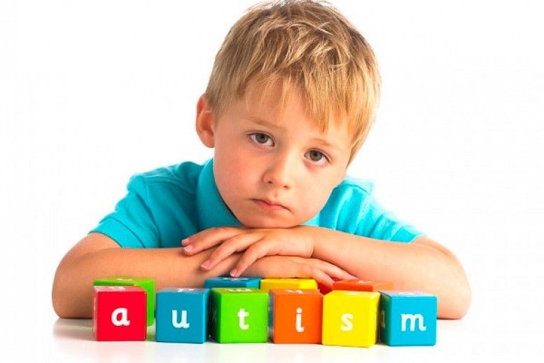 10 yaşlı autizmli uşaq ilk dəfə “ana”, “ata” dedi.  6 aylıq xüsusi müalicənin nəticələri