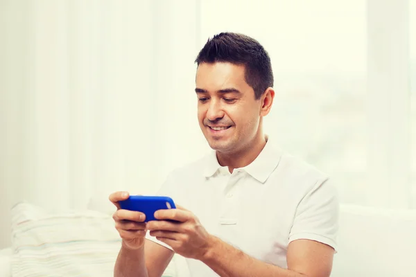 Bu cümləni yazan kişilərdən 80% qadınlar    soyuyur
