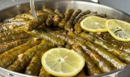 Dolma bişirərkən üzərinə niyə boşqab qoyulur?  