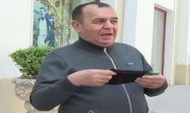 Məşhur aktyor müalicəsi üçün corab satır -  VİDEO