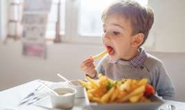 Övladınız yalnız makaron və kartof yeyirsə... -  Pediatrdan xəbərdarlıq - VİDEO