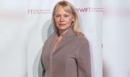 56  yaşlı Pamela makiyajsız gəzməsinin    səbəbini açıqladı 