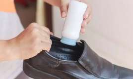 Ayaqqabının içərisinə duz səpin -  Səbəb