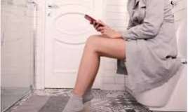 Uzun müddət tualetdə oturmaq  çat yaradır  