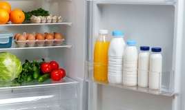 Südü soyuducunun qapısında saxlamaq olmaz:  Səbəb