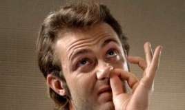 Burnunu çox eşələyənlər ağlını itirə bilər 