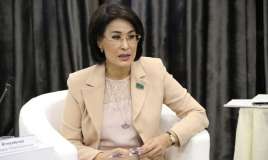 Səhiyyə naziri təyyarədə tibbi yardım göstərdi 