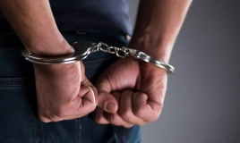 ABŞ-də həkim gizli şəkildə xəstələri izlədiyinə görə  həbs edilib