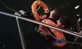 Ağ Şəhər Bulvarında dənizə düşən qız xilas edildi –  VİDEO