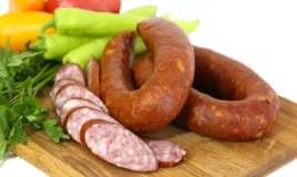 Kolbasa 2 ağır xəstəliyə səbəb olur  – Həkim