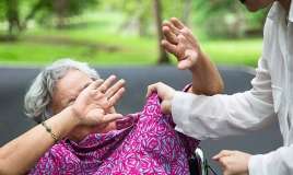 Təzyiqdən öldüyü deyilən qadın qətlə yetirilibmiş -  Gəlinlə qardaşı tutuldu