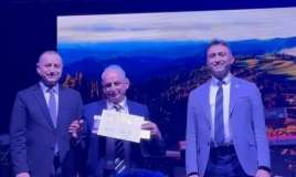 Azərbaycanlı onkoloqlarının elmi işi birinci yeri qazandı  – Mükafat xəstə uşaqlara bağışlandı – FOTO