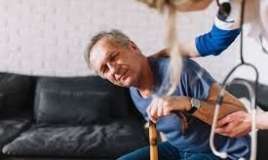 Səbəbi bilinməyən yıxılmalar insultdan      xəbər verə bilər