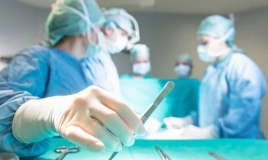 Plastik cərrah əməliyyatdan sonra qadını şikəst etdi -  "Ağzım əyilir” 