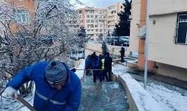 Yollar qardan təmizlənir -  FOTO