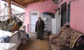 Qüsurlu üç oğluna baxan qadın "İlin anası" seçildi -  FOTO