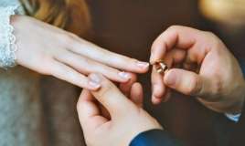 Diş həkimi 13 yaşlı qızla nişanlandı 