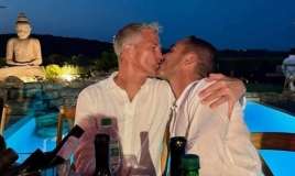 Şumaxerin qardaşı həmcinsi ilə nişanlandı -  FOTO