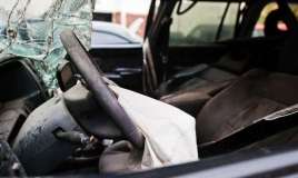 Sürücüsü qəfil ölən mikroavtobus qəzaya uğradı 