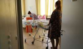 Həkimlər doğulmamış körpənin böyrəyini    əməliyyat etdilər