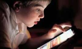 Uşaqlara  gecə telefon vermək olmaz 