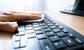 Çirkli klaviatura xəstəlik mənbəyidir  – Həkim