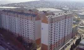 Xırdalanda 13-cü mərtəbədən düşən sağ qaldı 