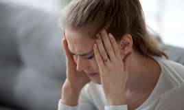 Oruc tutarkən baş ağrıları niyə yaranır? -  Nə etməli?