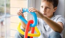 Autizmin səssiz həqiqəti:  Simptomlar gec bilinə bilər