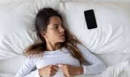 Telefonu yastığın yanına qoyub yatanları    nə gözləyir?