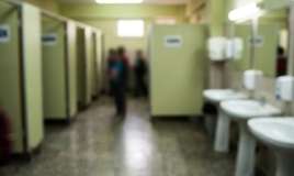 Tualetdə silah və təhdid məktubu tapıldı -  Daha bir məktəbdə qorxulu anlar