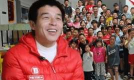 Super ata – 300 uşağı övladlığa götürdü 