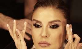 Gülben Ergenin gözəllik sirri -  Yaşıl çayı üzünə çəkir