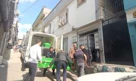 14 yaşlı qız atasını boğazından bıçaqlayaraq öldürdü -  Dəhşətli cinayət-FOTO