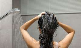 Hər gün duş almaq  saçları uzadar?