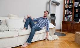 Divanda oturmaq kişilərə zərərlidir  – Xəbərdarlıq