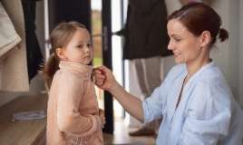 Temperatur dəyişikliklərində  uşaqları necə geyindirməliyik?