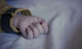 Boğazında yemək qalan 1 yaşlı körpə öldü 