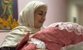 Azərbaycanda 63 yaşlı qadın ana oldu -  38 ildən sonra... - VİDEO