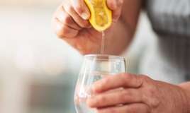Səhər limonlu su içməyin faydaları və zərərləri 