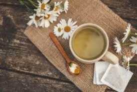 Qanda şəkəri salan  – 1 manatlıq çay