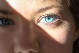 Mart günəşindən gözlərinizi qoruyun 