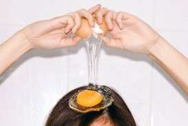 Saçı yumurta ilə yumaq olar? -  Həkimdən cavab