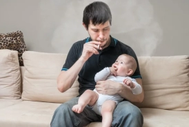 Siqaret çəkən kişilərin oğullarında    -  sperm sayı az olur
