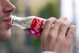  Hər Cola şüşəsi ömrünüzdən 9 dəqiqə azaldır  - Alimlər